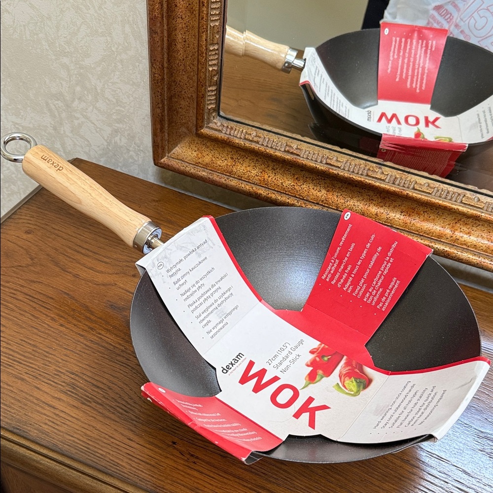 Dexam 10.5” Carbon Steel Wok with Wooden Handle - Black